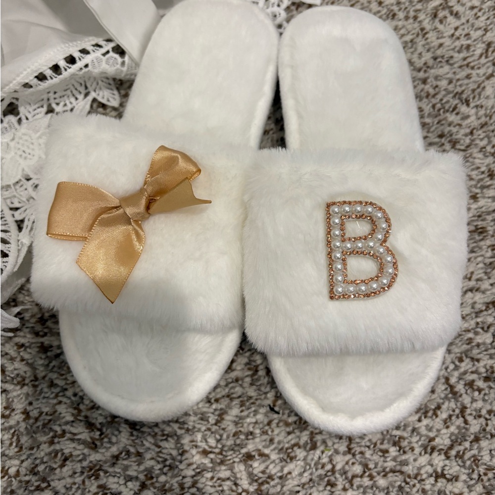 Bridal Bundle: Robe + Slippers - Picture 3 of 5